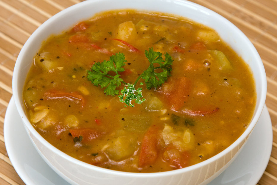 Sopa de Frango com Legumes para uma Dieta Saudável e Equilibrada